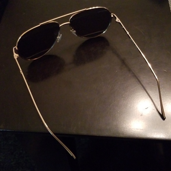 Two-tone Mirrored sunglasses in Gold & Silver - Picture 6 of 8